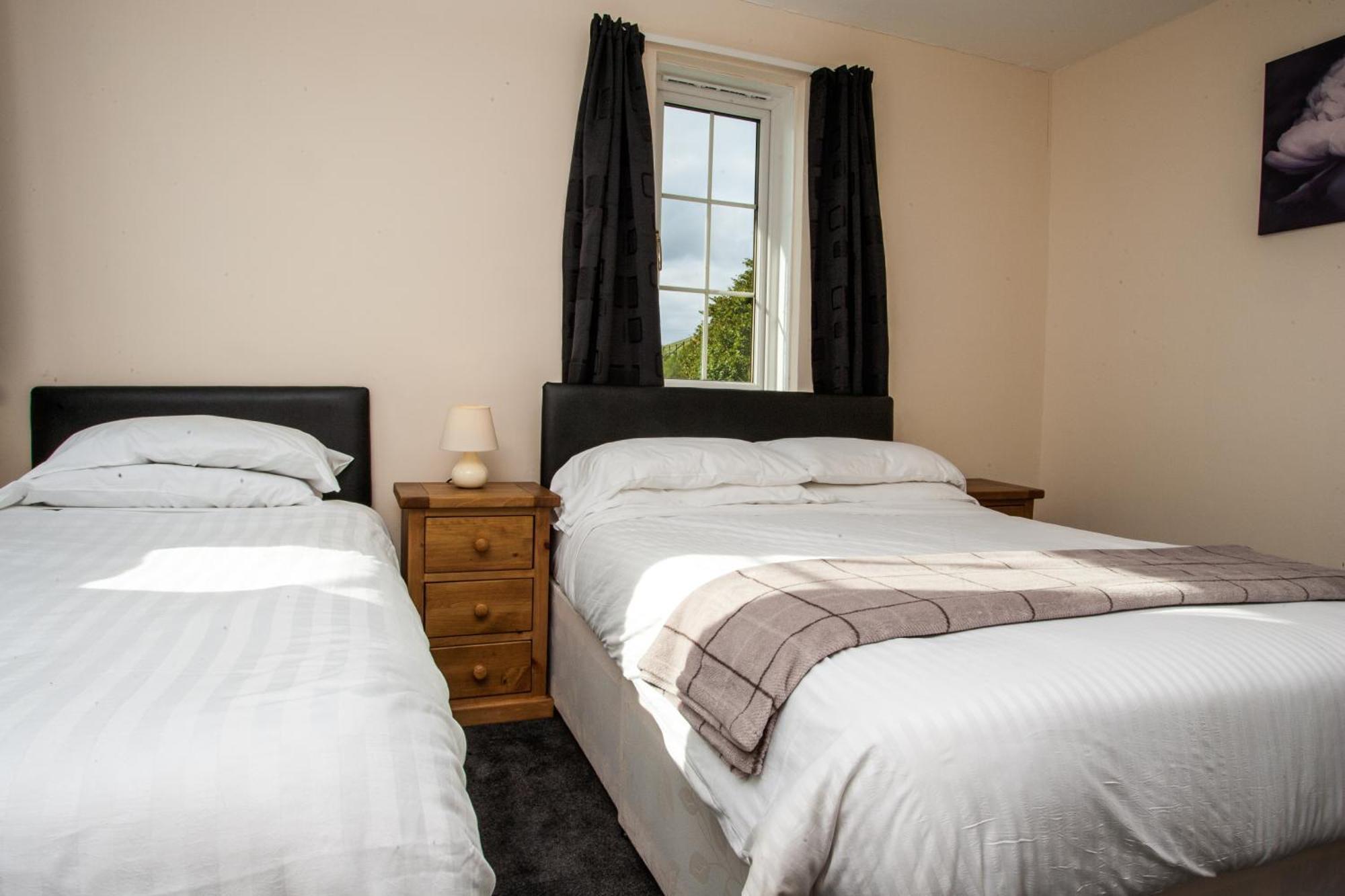 Tuckers Inn Invergordon Szoba fotó