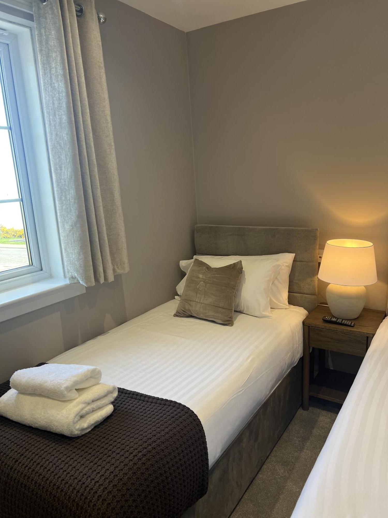Tuckers Inn Invergordon Kültér fotó